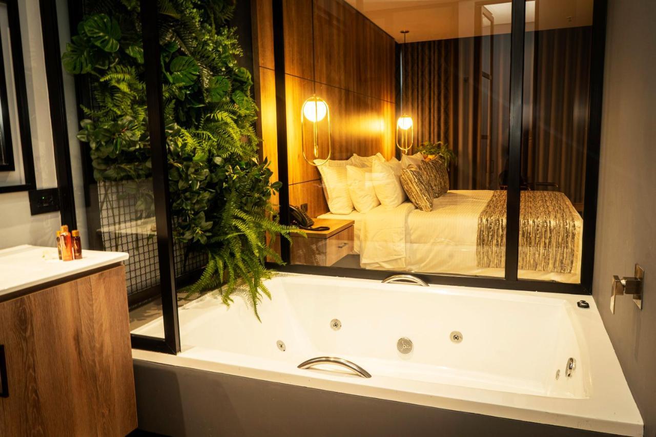 Cavalta By Bernalo Hotels Medellin Exterior photo A bathroom in a hotel